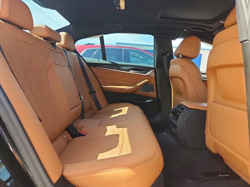 2022 BMW 530XE 10