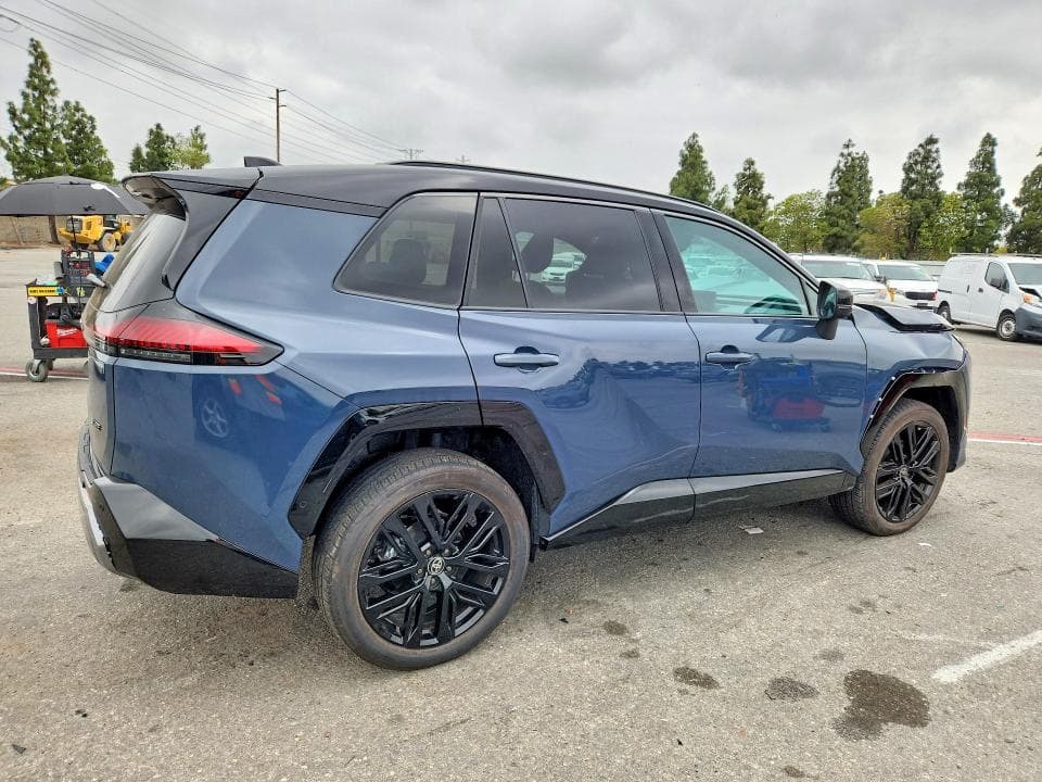 2026 TOYOTA RAV4 XSE 3