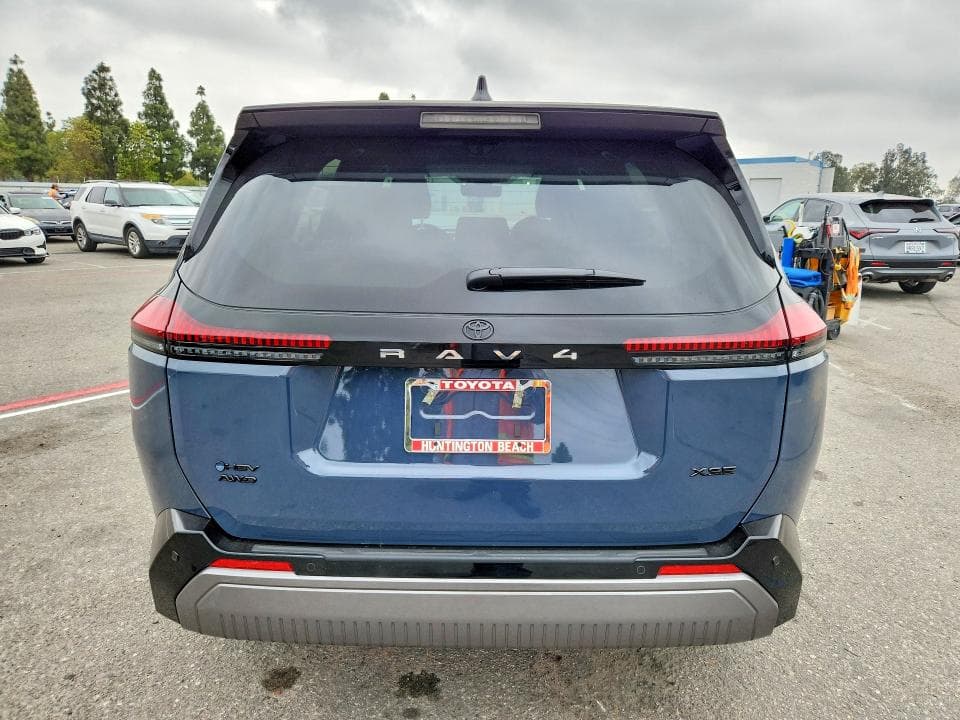 2026 TOYOTA RAV4 XSE 6