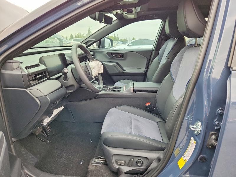 2026 TOYOTA RAV4 XSE 7
