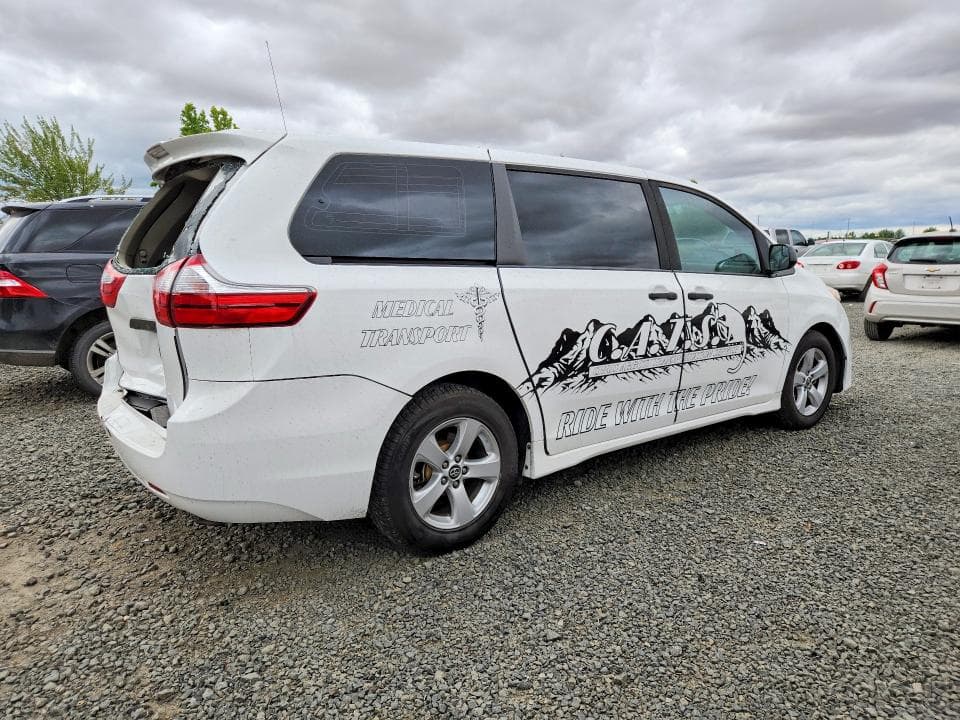 2018 TOYOTA SIENNA L 3
