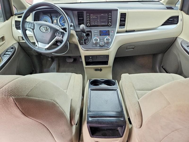 2018 TOYOTA SIENNA L 8