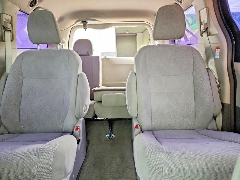 2018 TOYOTA SIENNA L 10