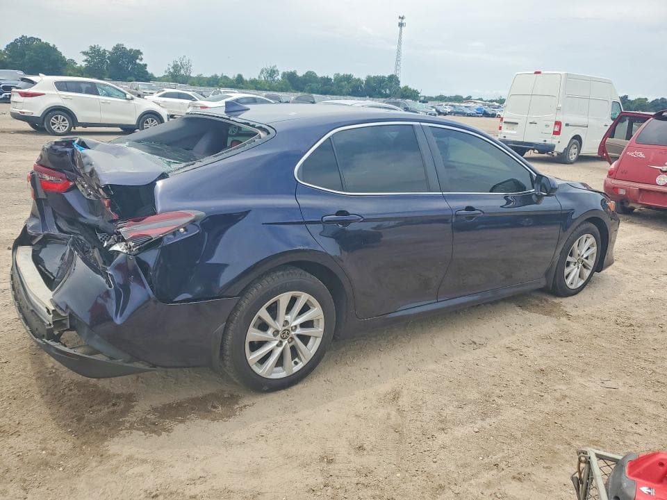 2022 TOYOTA CAMRY LE 3