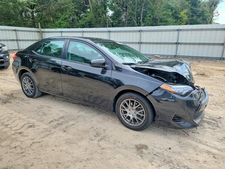 2017 TOYOTA COROLLA LE 4