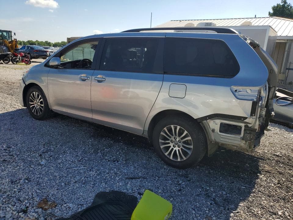 2019 TOYOTA SIENNA XLE 8-PASSENGER XLE 8-PASSENGER 2