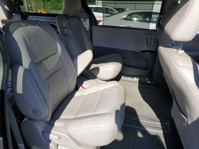 2019 TOYOTA SIENNA XLE 8-PASSENGER XLE 8-PASSENGER 11