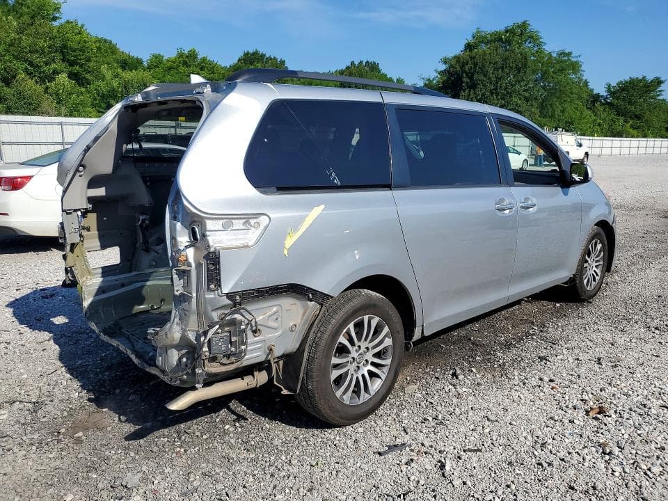 2019 TOYOTA SIENNA XLE 8-PASSENGER XLE 8-PASSENGER 3