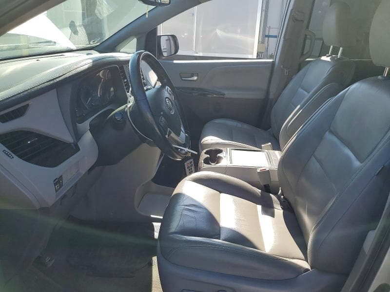 2019 TOYOTA SIENNA XLE 8-PASSENGER XLE 8-PASSENGER 7