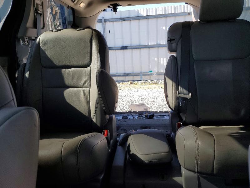 2019 TOYOTA SIENNA XLE 8-PASSENGER XLE 8-PASSENGER 10