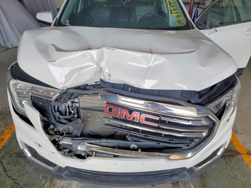 2023 GMC TERRAIN SLT 12