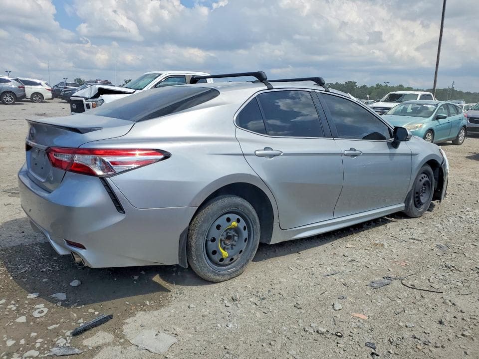 2018 TOYOTA CAMRY SE SE 3