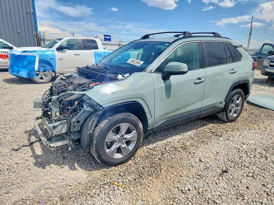 2022 TOYOTA RAV4 XLE 1