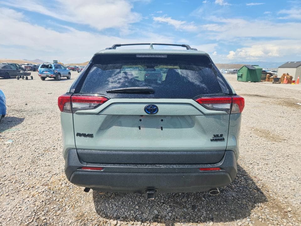 2022 TOYOTA RAV4 XLE 6