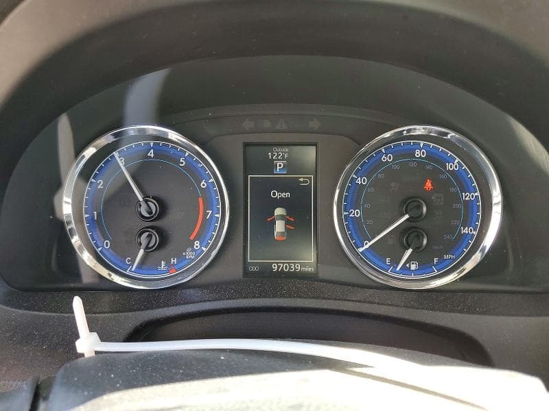 2017 TOYOTA COROLLA SE 9
