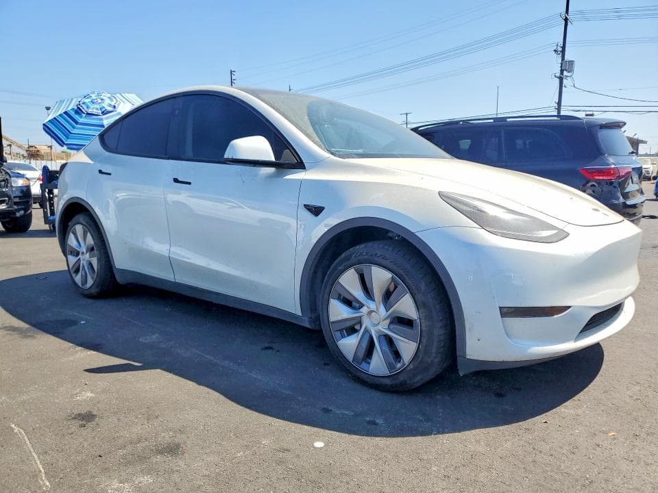 2023 TESLA MODEL Y 4