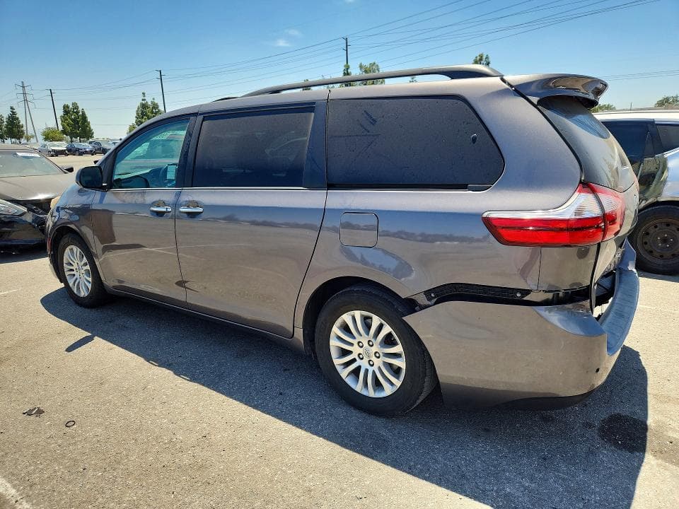 2017 TOYOTA SIENNA XLE 8-PASSENGER 2