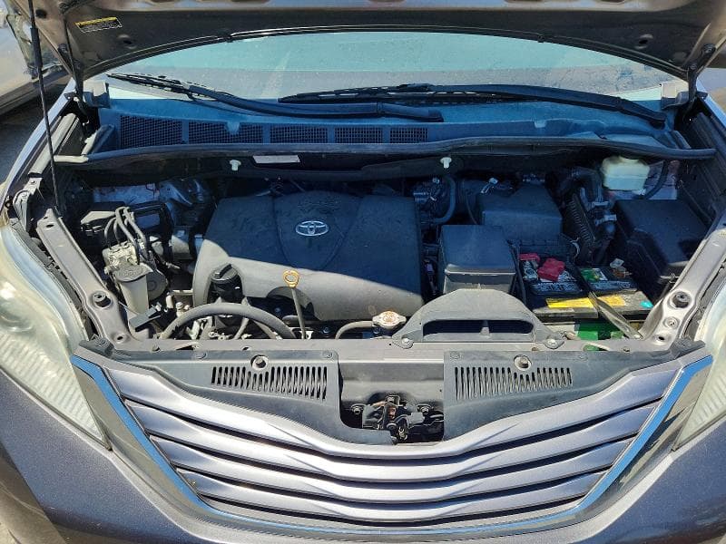 2017 TOYOTA SIENNA XLE 8-PASSENGER 12