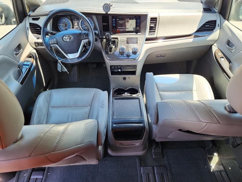 2017 TOYOTA SIENNA XLE 8-PASSENGER 8