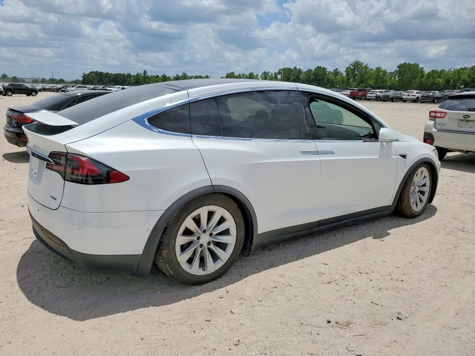 2017 TESLA MODEL X 3