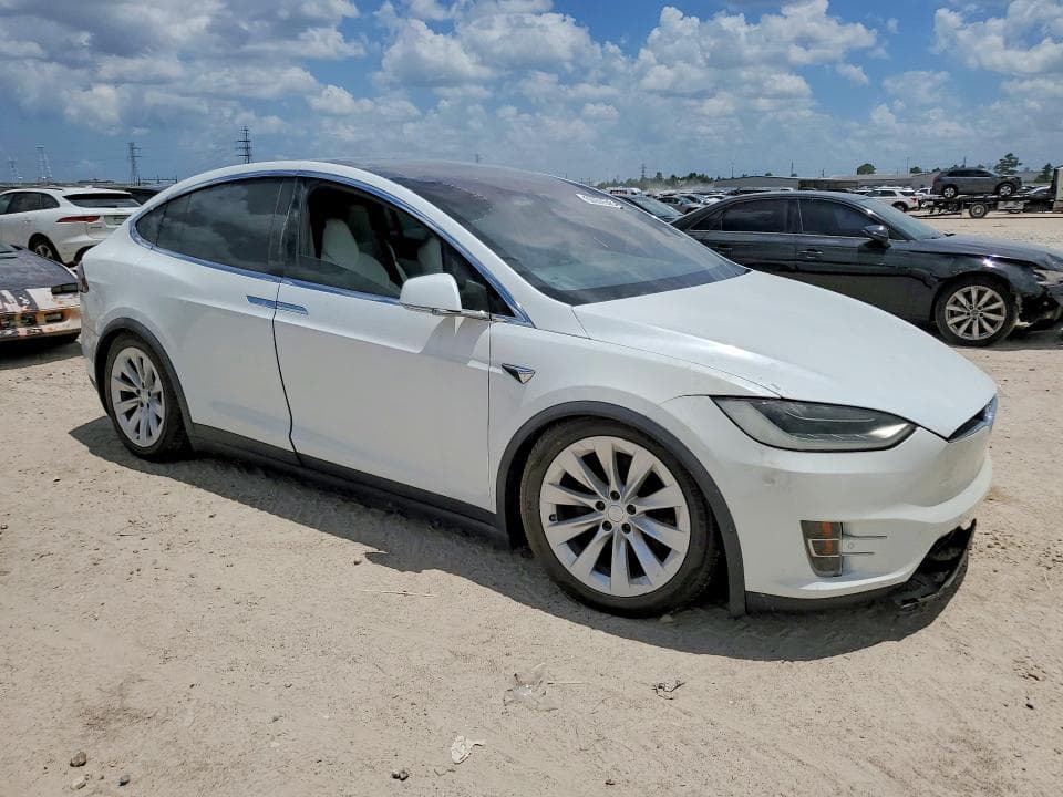 2017 TESLA MODEL X 4