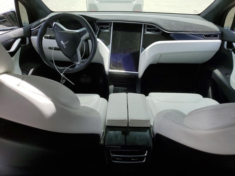 2017 TESLA MODEL X 8