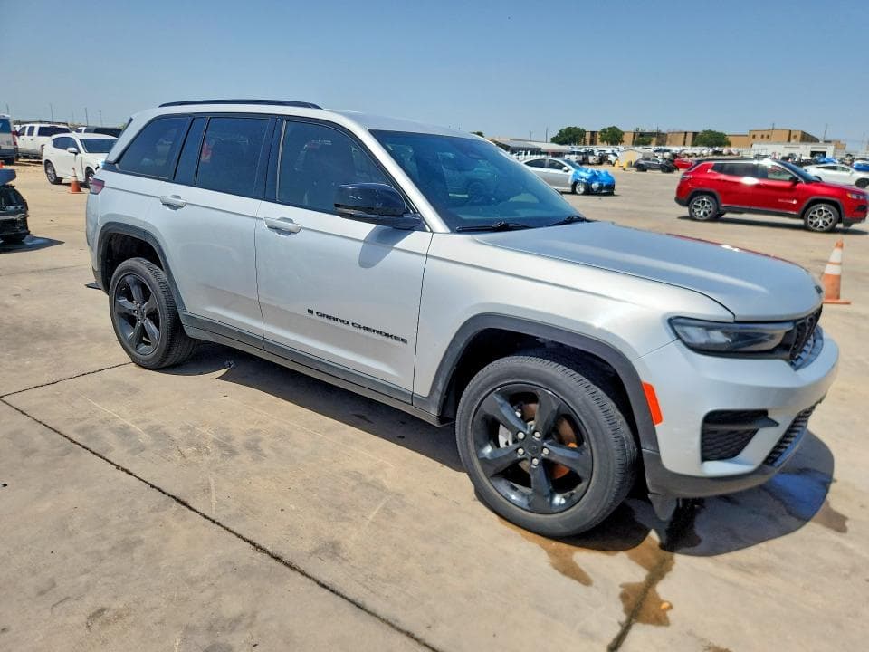 2023 JEEP GRAND CHEROKEE LAREDO 4