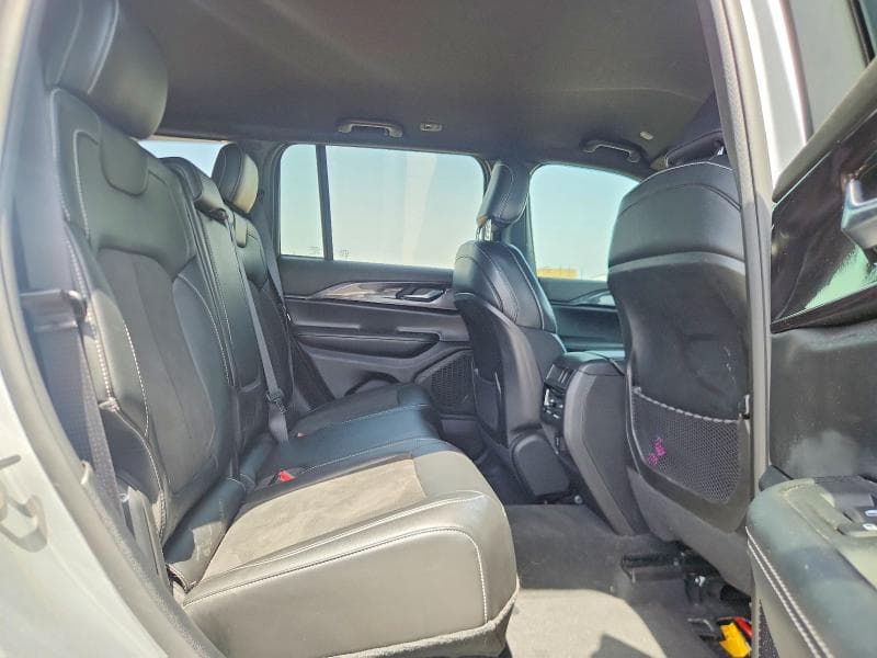 2023 JEEP GRAND CHEROKEE LAREDO 10