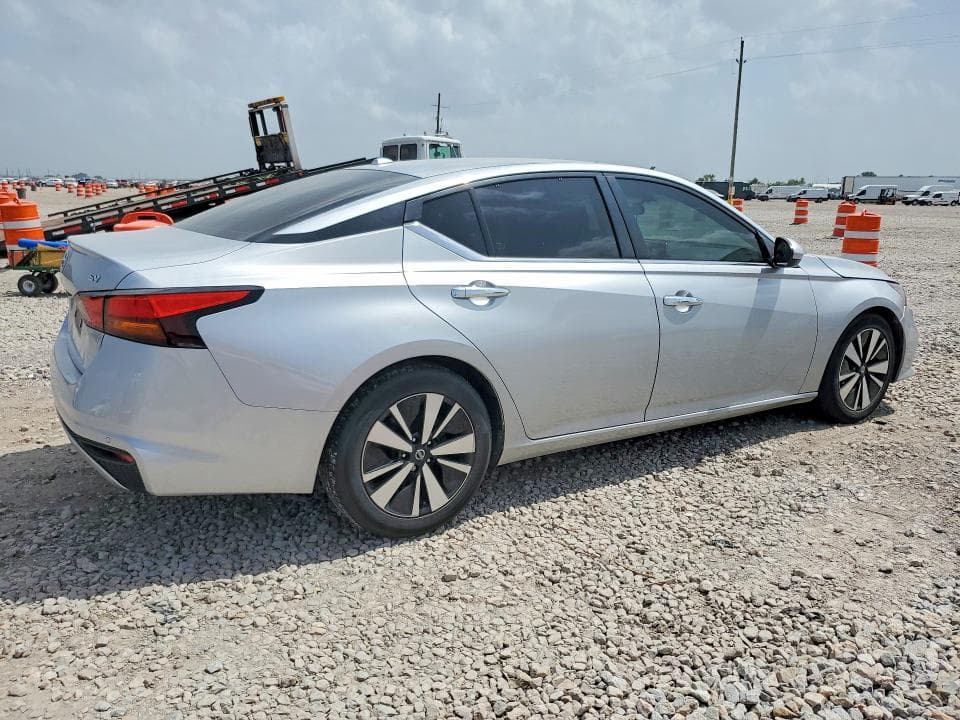 2022 NISSAN ALTIMA SV 3