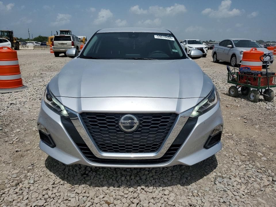 2022 NISSAN ALTIMA SV 5