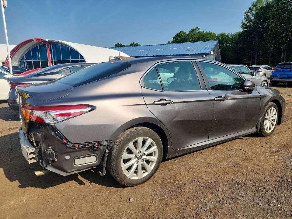 2020 TOYOTA CAMRY LE 3
