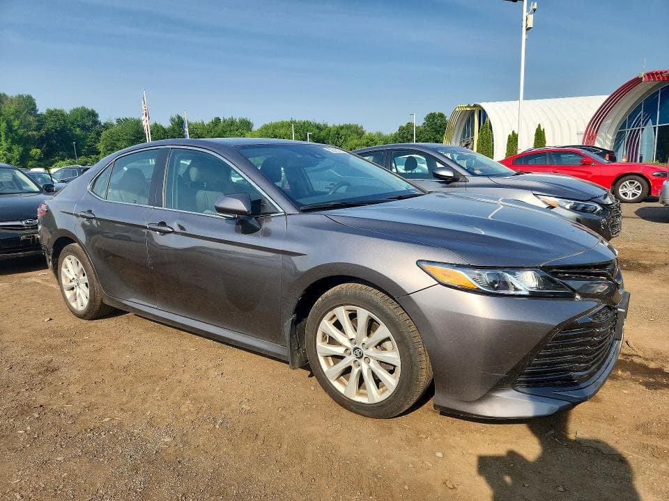 2020 TOYOTA CAMRY LE 4
