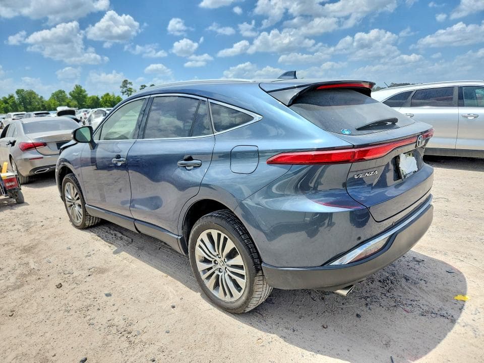 2021 TOYOTA VENZA XLE 2