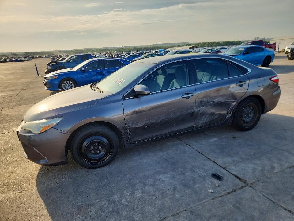 2017 TOYOTA CAMRY LE 1