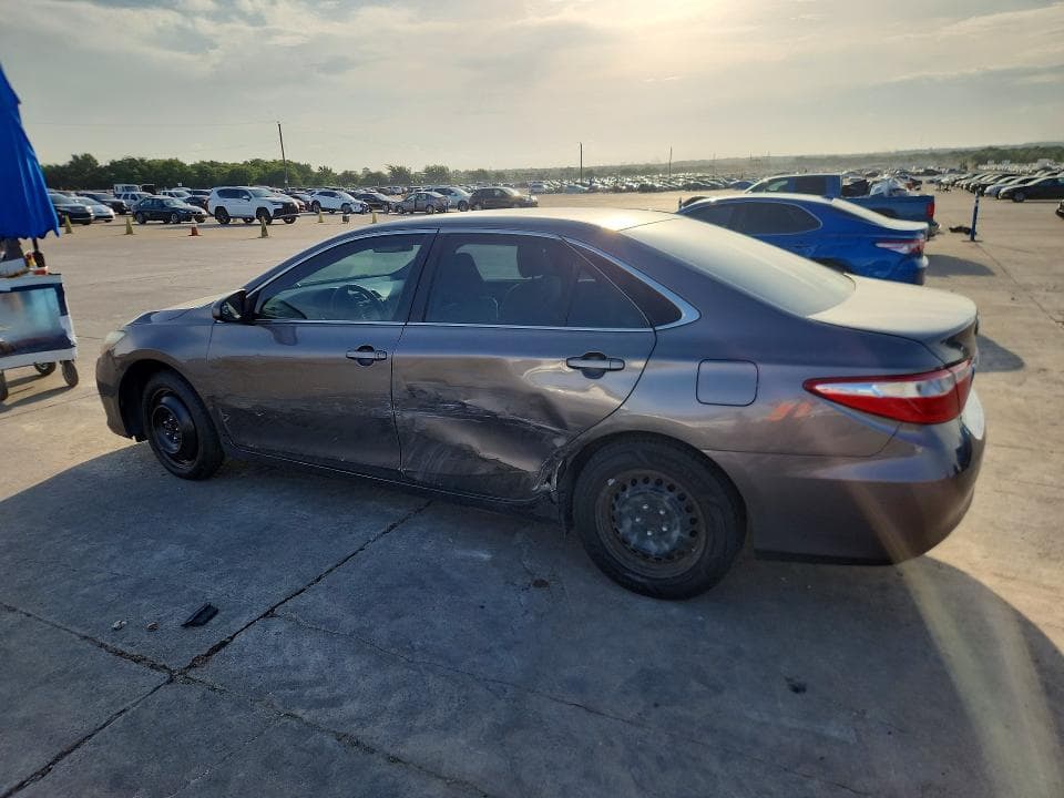 2017 TOYOTA CAMRY LE 2