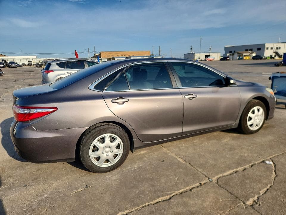 2017 TOYOTA CAMRY LE 3
