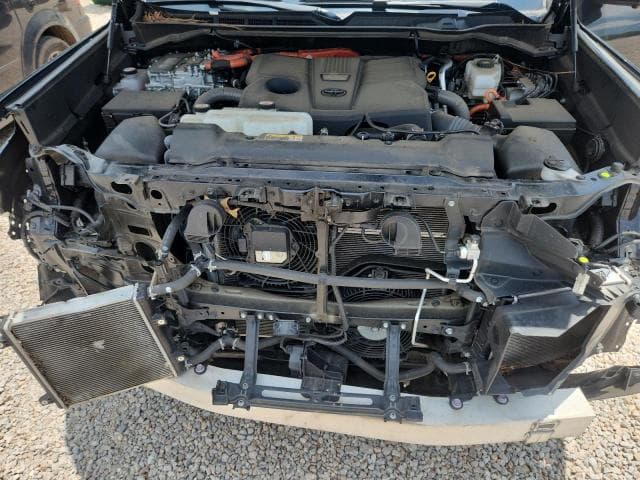 2023 TOYOTA TUNDRA PLATINUM HV PLATINUM HV 11