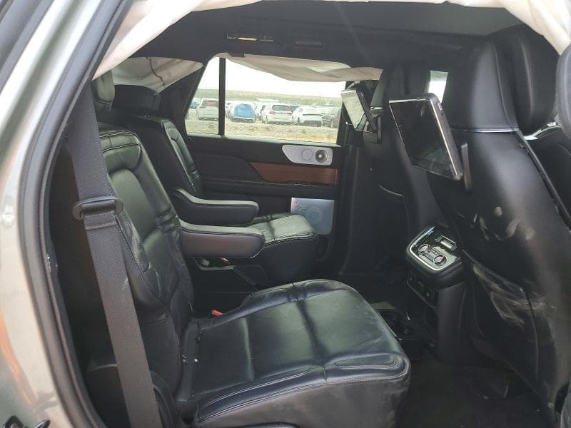 2019 LINCOLN NAVIGATOR RESERVE 11