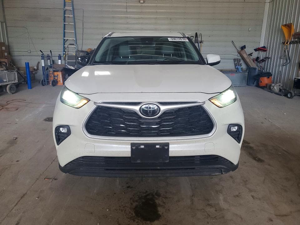 2021 TOYOTA HIGHLANDER XLE 5