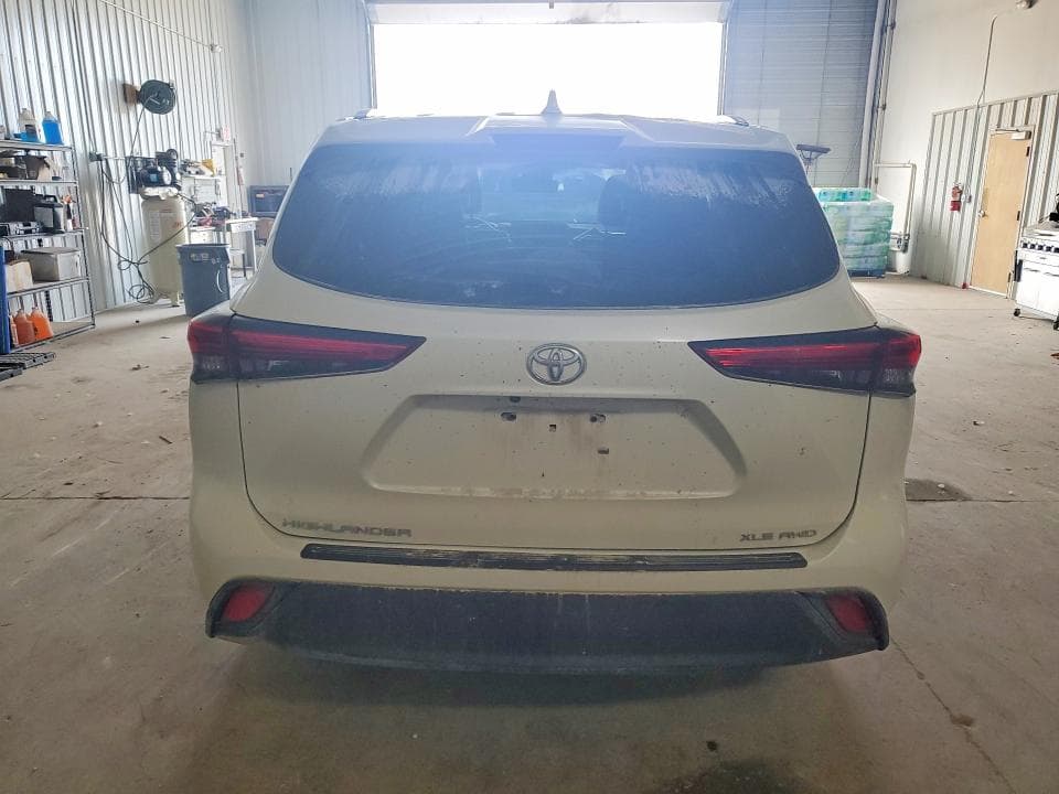 2021 TOYOTA HIGHLANDER XLE 6