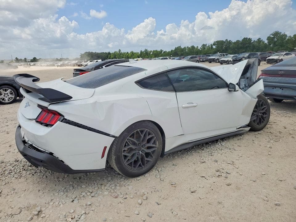 2025 FORD MUSTANG 3