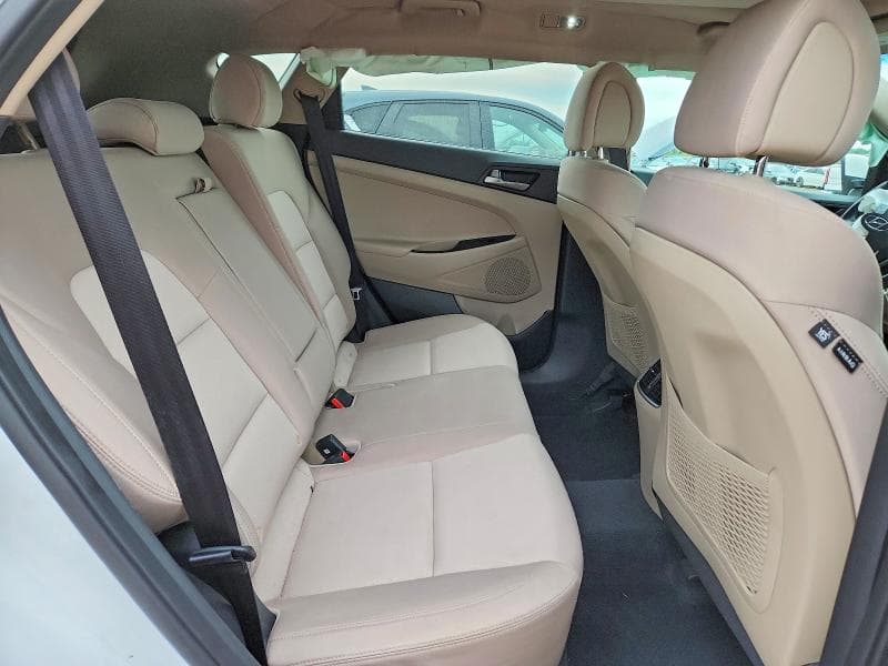 2018 HYUNDAI TUCSON VALUE 10