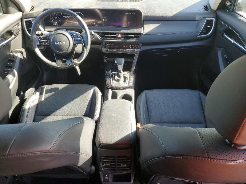 2025 KIA SELTOS EX 8