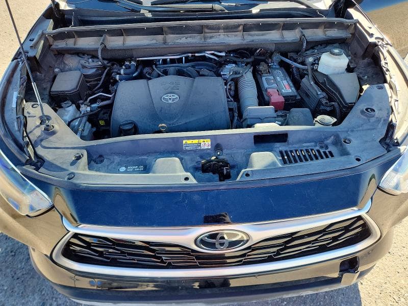 2022 TOYOTA HIGHLANDER XLE 11