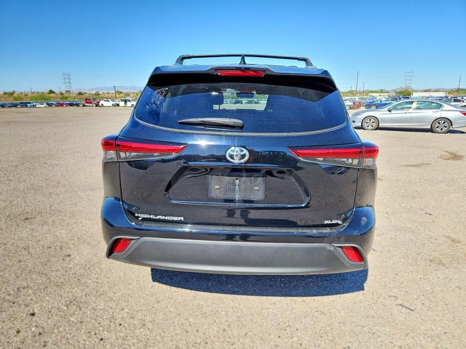 2022 TOYOTA HIGHLANDER XLE 6