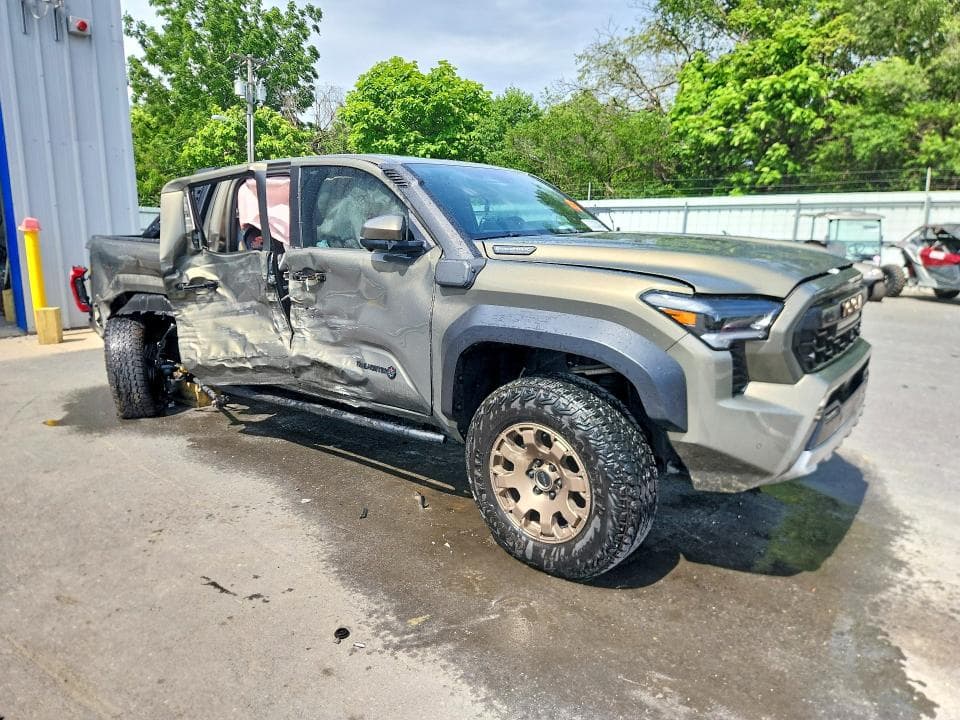 2025 TOYOTA TACOMA TRAILHUNTER HV 4