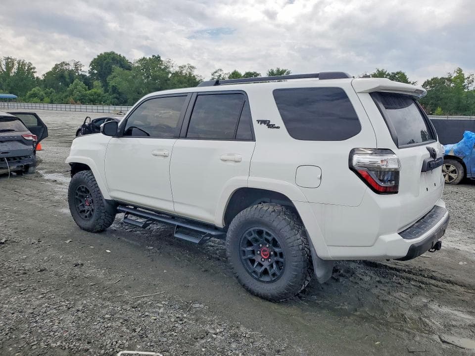 2021 TOYOTA 4RUNNER TRD OFF-ROAD 2