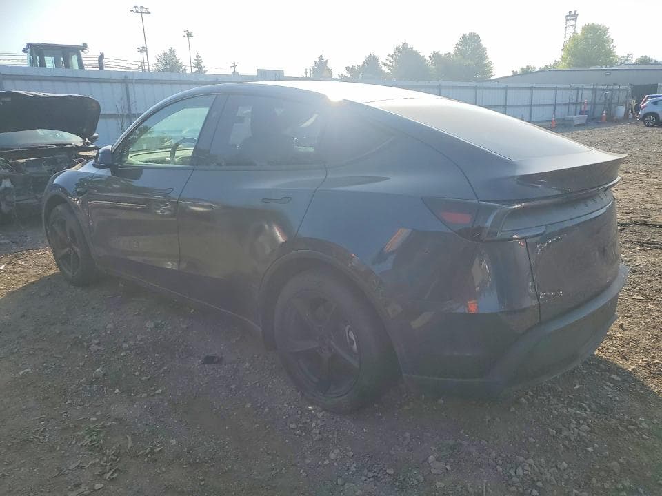 2026 TESLA MODEL Y 2