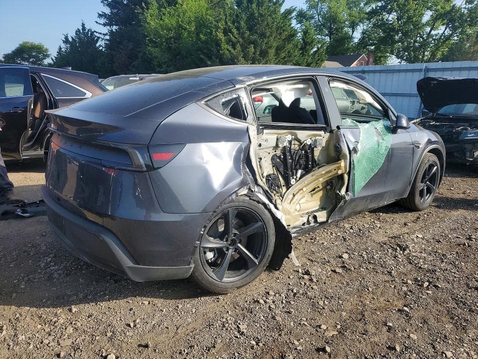 2026 TESLA MODEL Y 3
