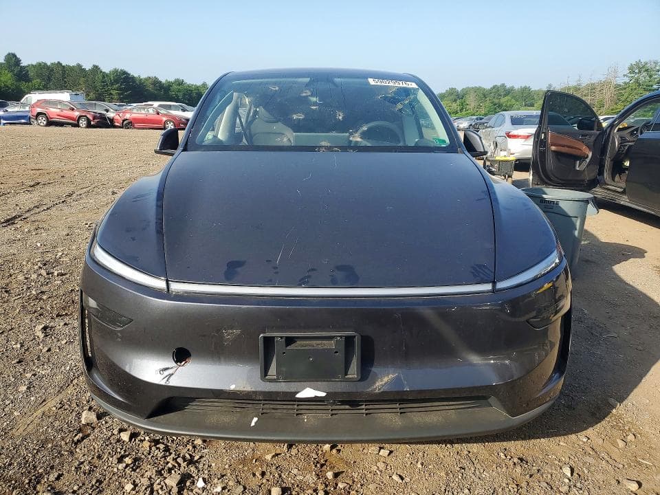 2026 TESLA MODEL Y 5